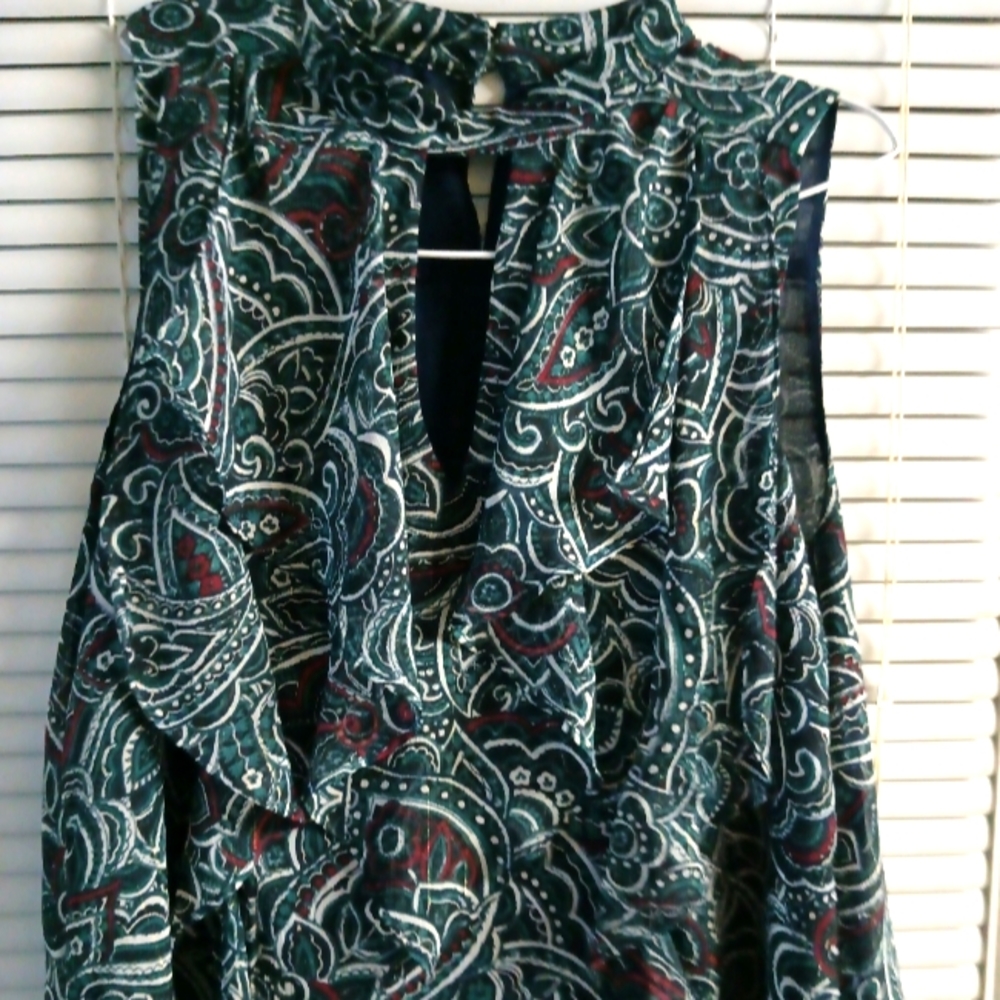 Greenish brown pattern top